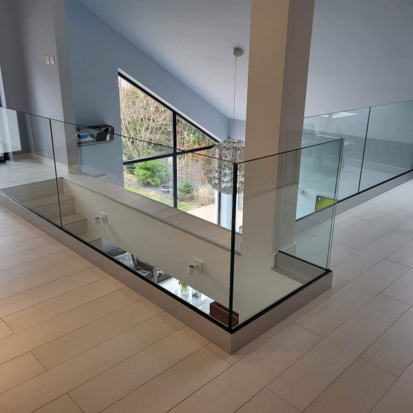 balustrada szklana-na klatce schodowej